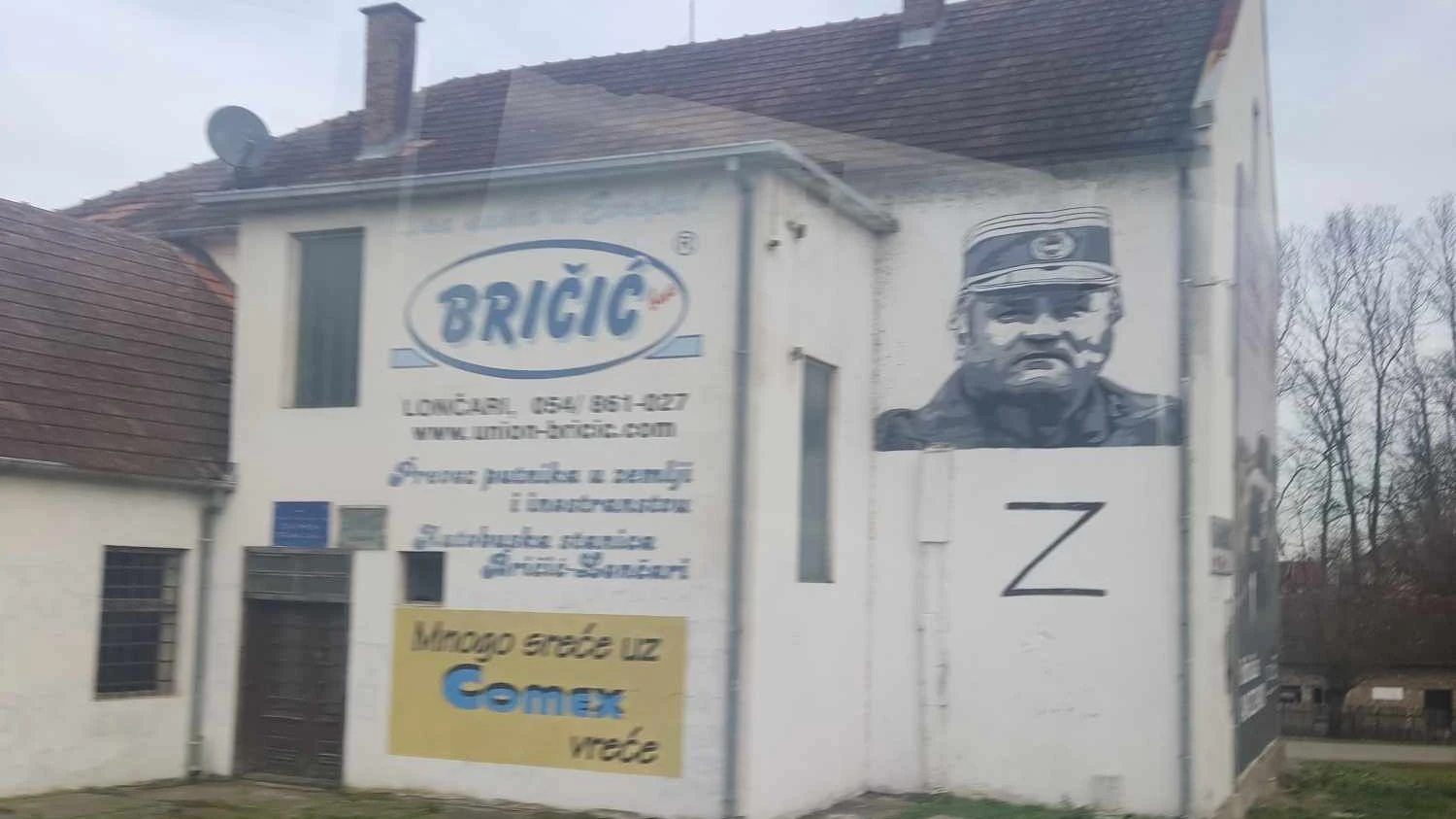 Mural zločincu u Lončarima