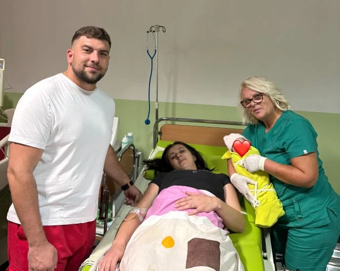 Alen Muhić i babica Fata pomogli su u porodu