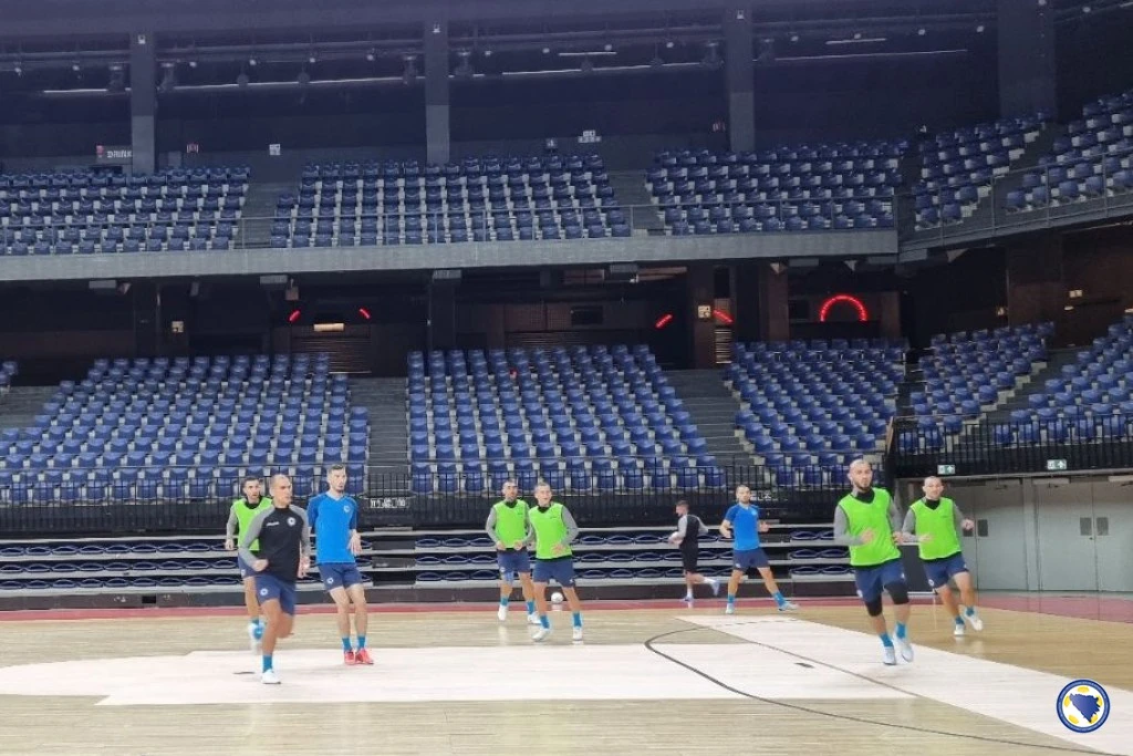 Bh. tim trenirao u Lotto Areni u Antwerpenu