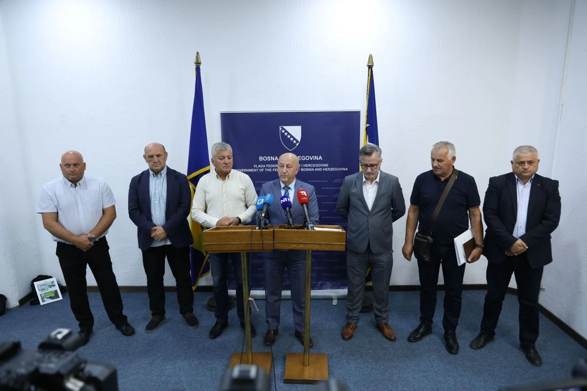 Članovi radne grupe koja je odredila borački dodatak