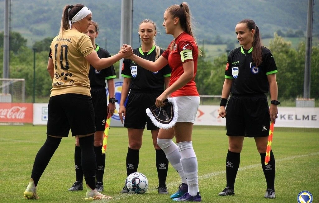 Merima Čelik nosi FIFA značku