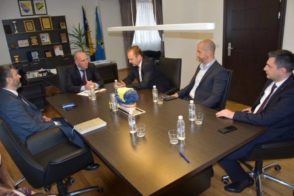 Sastanak u Vladi TK