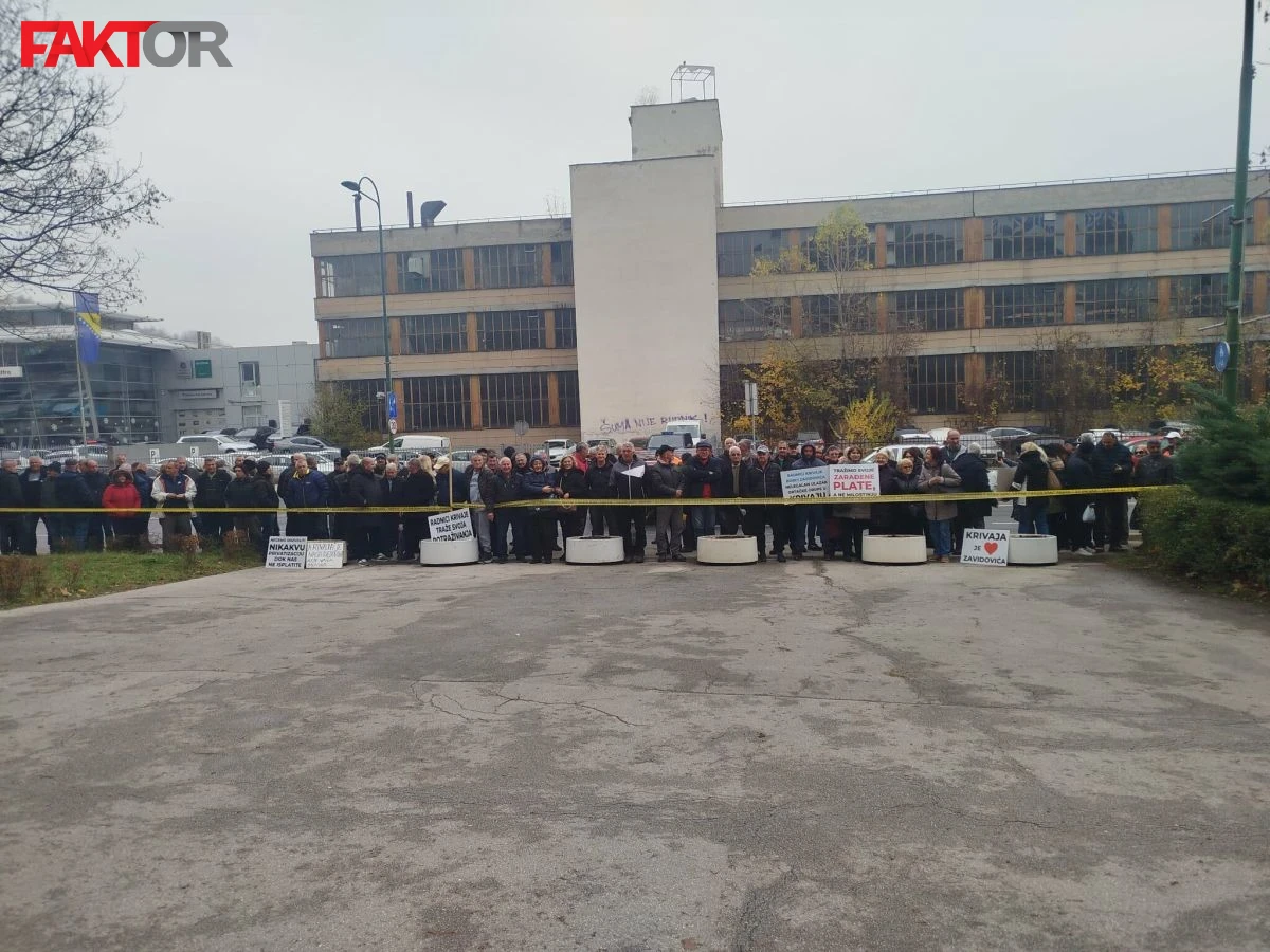 Protest pred Vladom FBiH