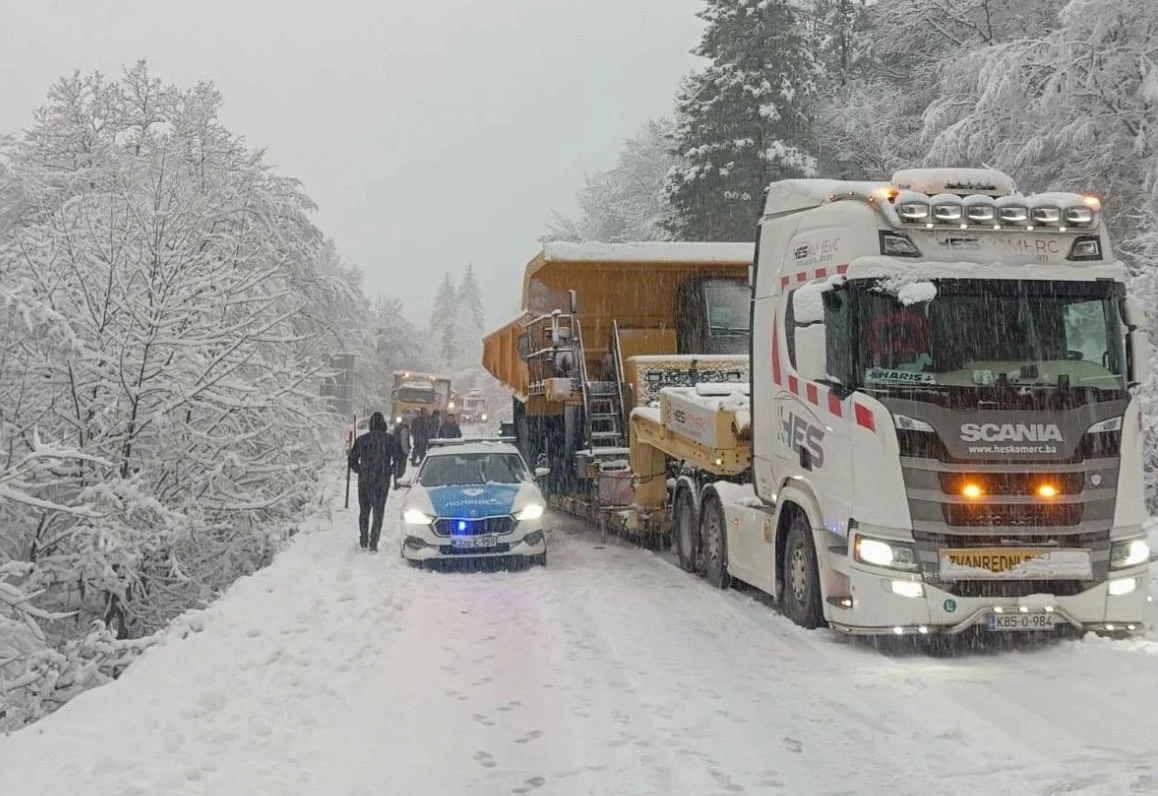 Obustava saobraćaja na putu Sarajevo-Trnovo