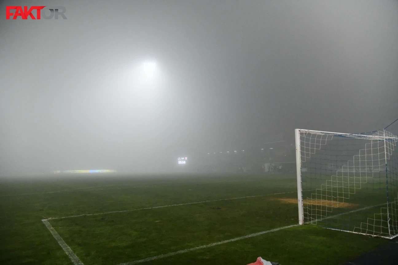 Magla je razlog prekida utakmice Željezničar - Široki Brijeg