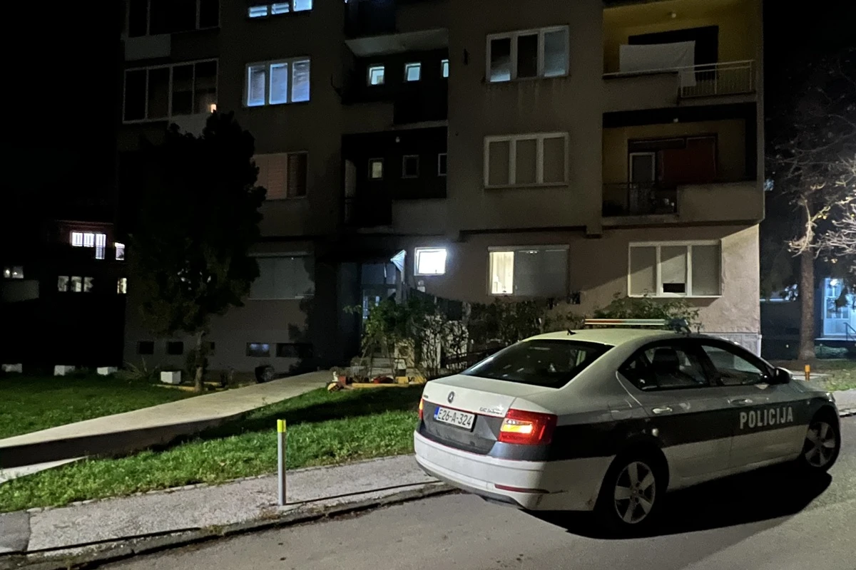 Policija pred zgradom u Dragodolu