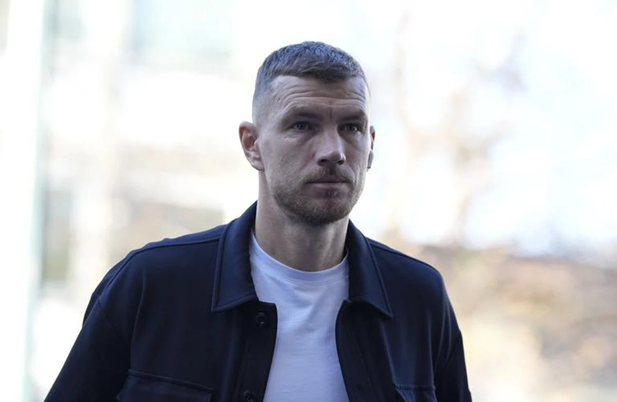 Džeko je napustio Fiorentinu, novi klub je Schalke 04