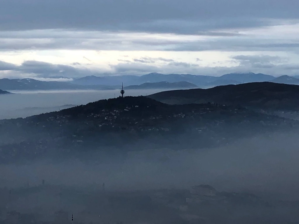 Sarajevo u magli