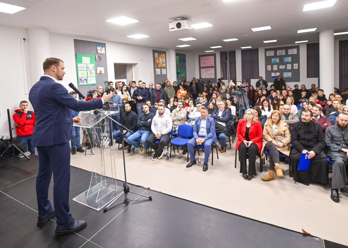 Draško Stanivuković u Gračacu