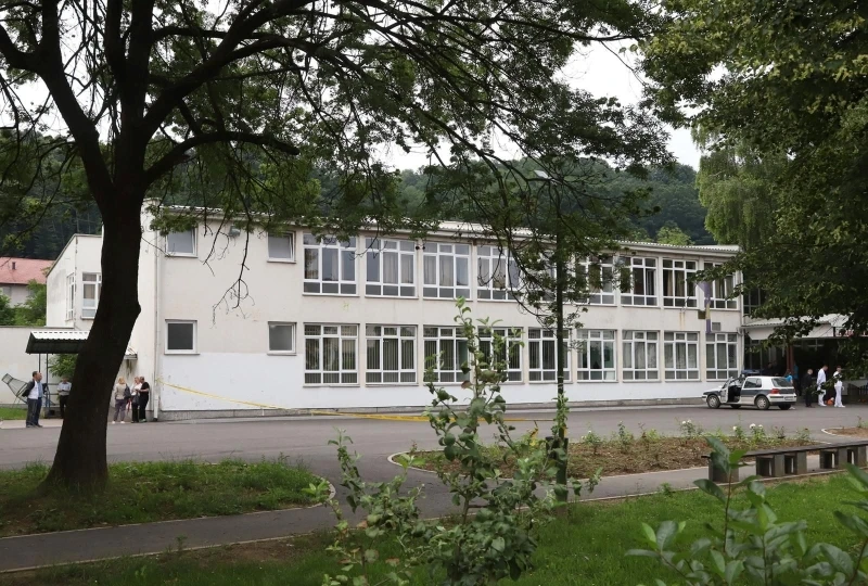 Škola u Lukavcu