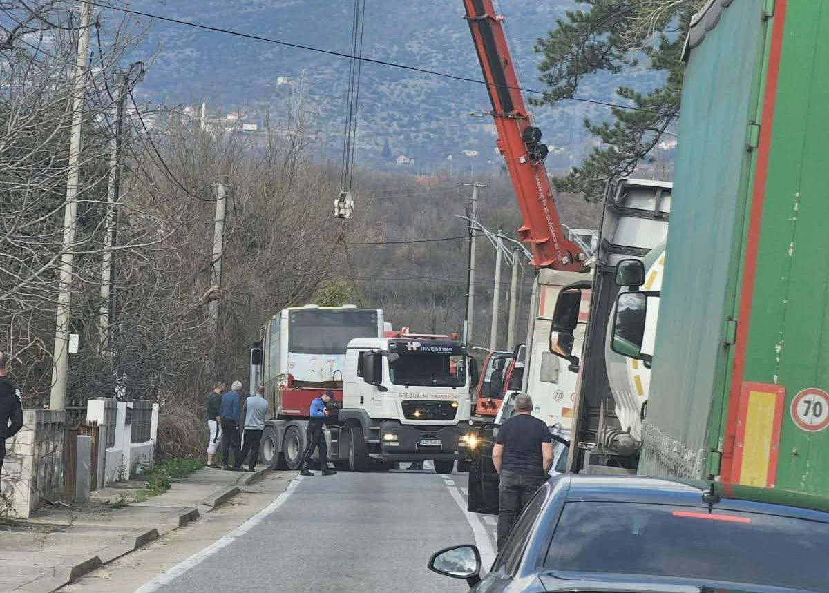 Uklanjanje autobusa nakon uviđaja