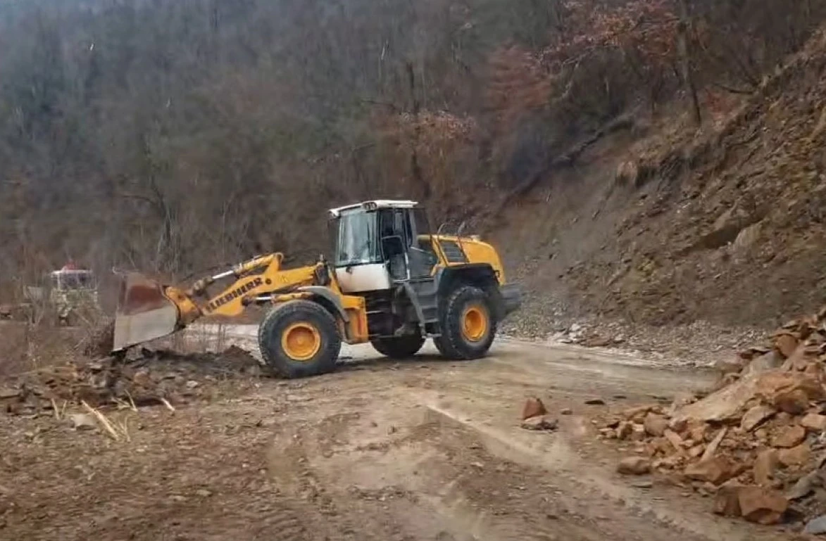 Auto-moto savez RS: Povećana opasnost od odrona, odrona i pada drveća na kolovoz