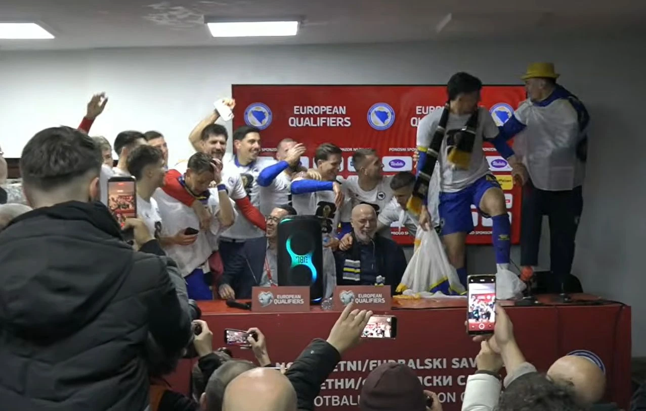 Predvođeni Emirom Spahićem: Zmajevi prekinuli izlaganje Sergeja Barbareza i okupali sve u studiju