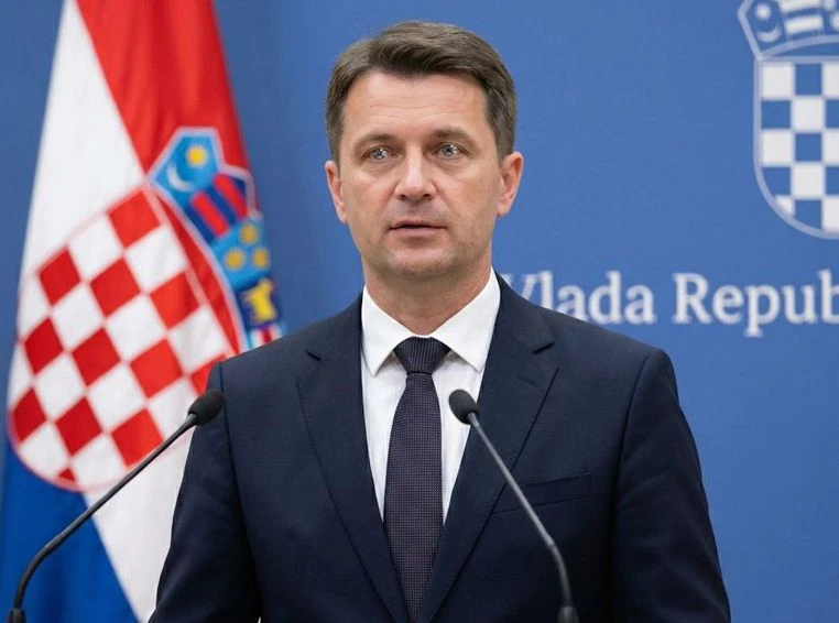 Hrvatska HDZ-ova vlada testirala ministrov AI: Zvali su ga FraInjo, drugi dan počeo krasti i tražiti mito