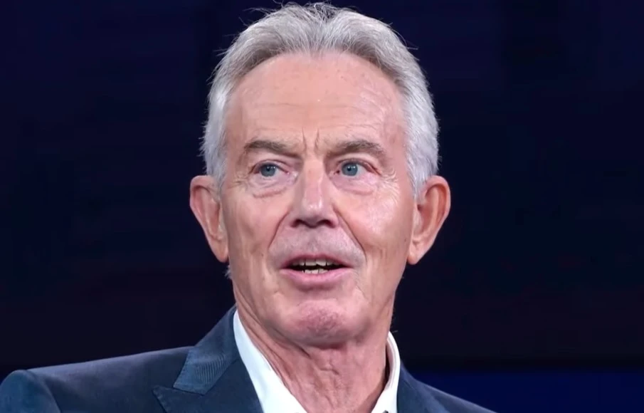 Tony Blair dobio je oštre kritike zbog izjave da “kritika Izraela postaje savezništvo s islamizmom i znak antisemitizma”.