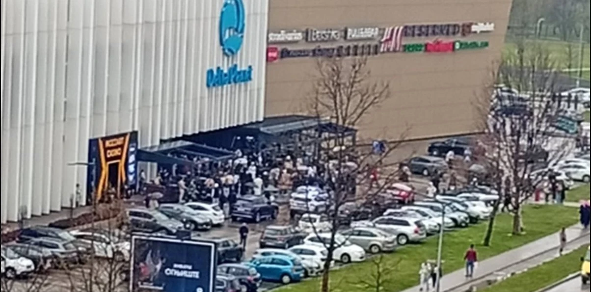 Nova dojava o bombi u tržnom centru “Delta” u Banjaluci, evakuacija u toku