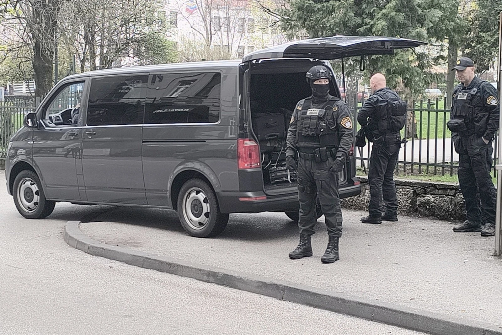 Akcija FUP-a u Sarajevu: Uhićena dvojica, pronađeno više od šest kilograma droge i oružja