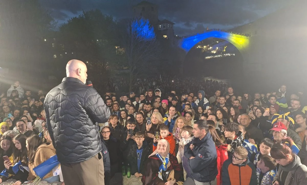 Sergej Barbarez stigao kući, u Mostaru mu je priređen spektakularan doček: Možemo izgubiti utakmicu, ali se nećemo ponositi