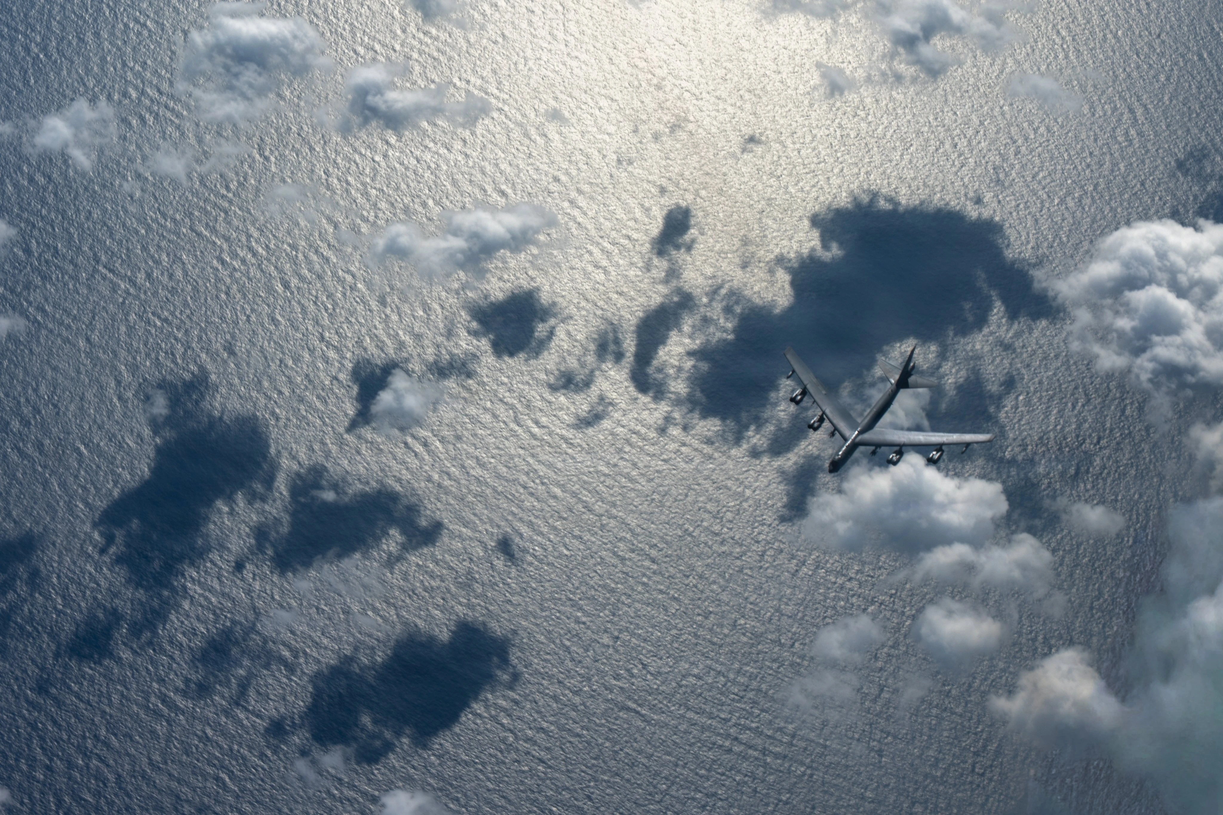 Iran tvrdi da je oborio napredni ratni zrakoplov u Hormuškom tjesnacu, SAD to negira