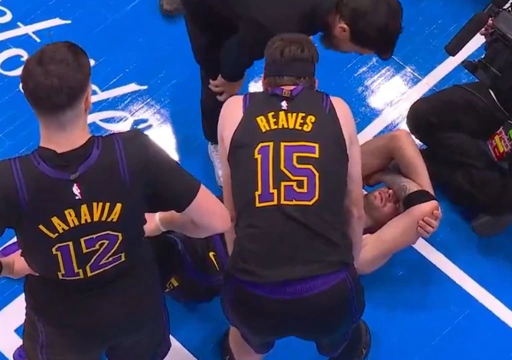 Lakersi poniženi, Dončić je zbog ozljede pao na pod i uhvatio se za glavu