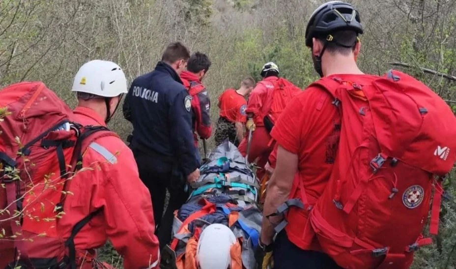 Drama u Drnišu u Hrvatskoj: Stranci se spustili ziplineom i zabili u stijenu, scene kao iz horor filmova