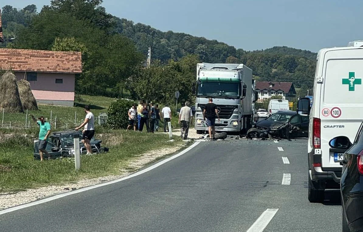 Prošle godine u BiH je zabilježeno čak 117 prometnih nesreća dnevno, kažu stručnjaci