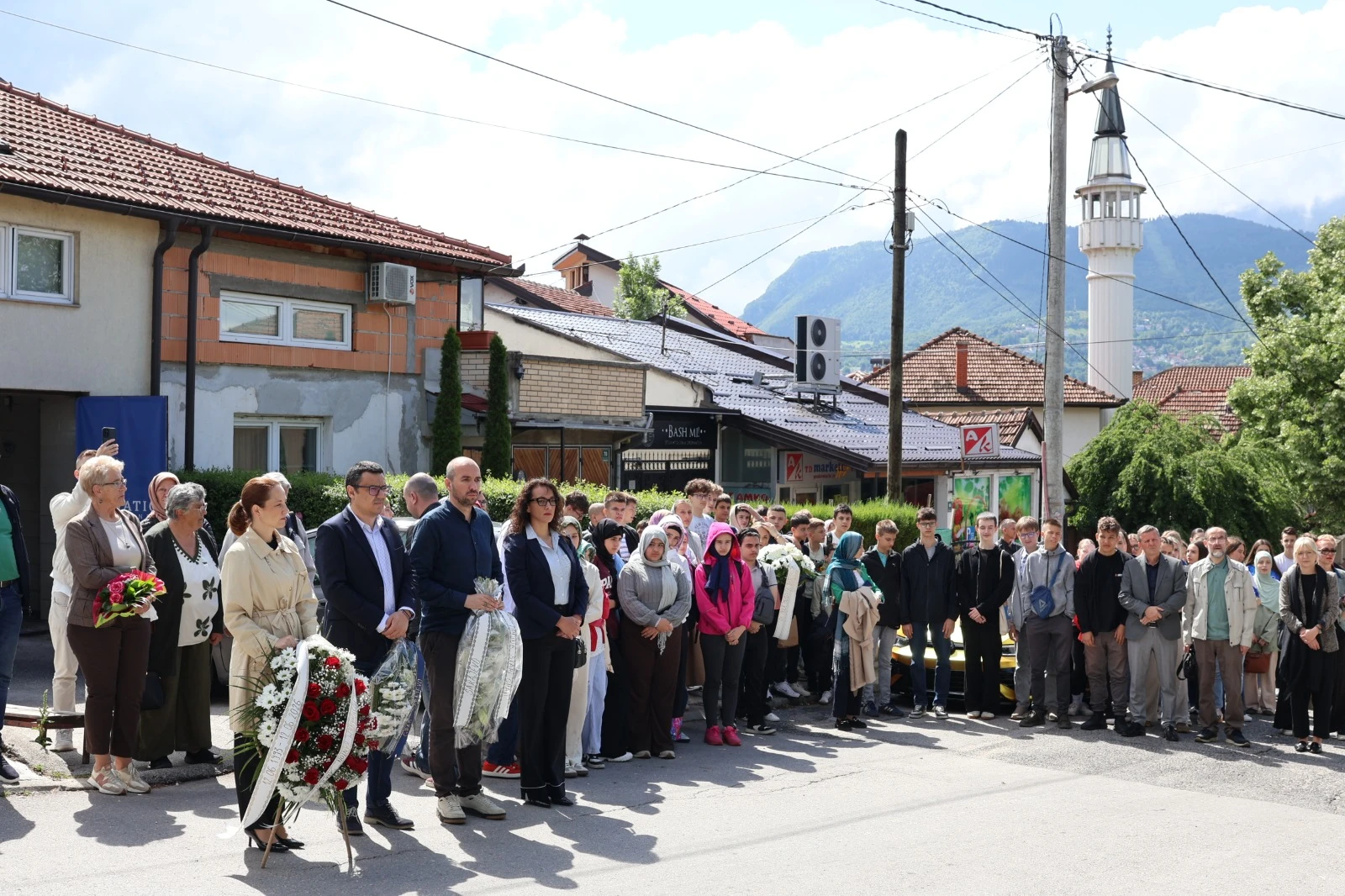 Položeno je cvijeće i odata počast