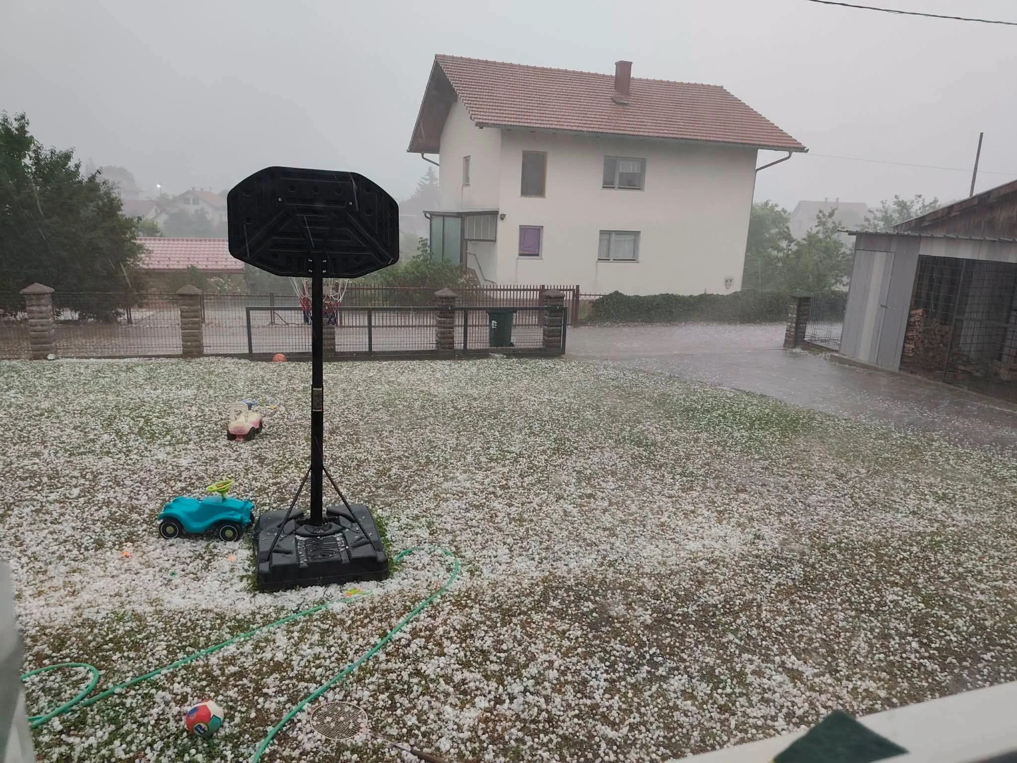 Led u Bosanskom Petrovcu
