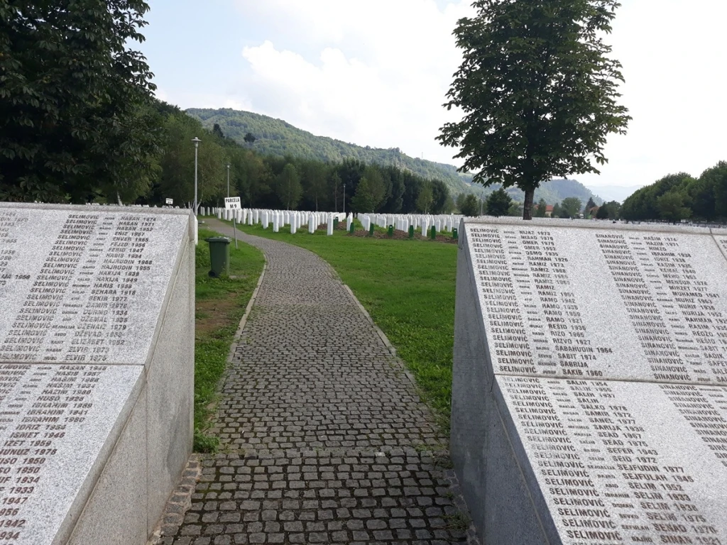 Memorijalni centar Srebrenica