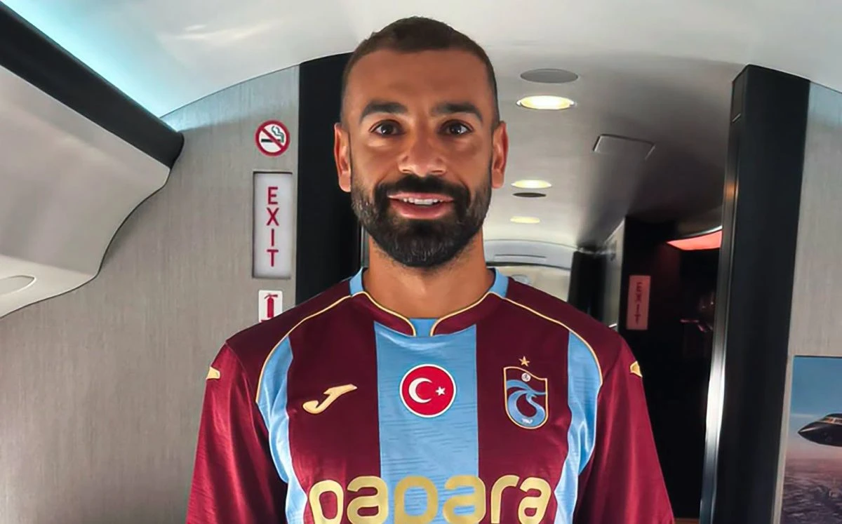 Salah u avionu obukao dres turskog kluba