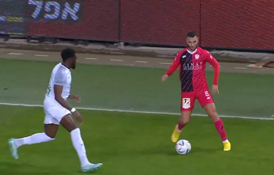 Fadida (broj 8) je najveći dio karijere proveo u rodnoj zemlji