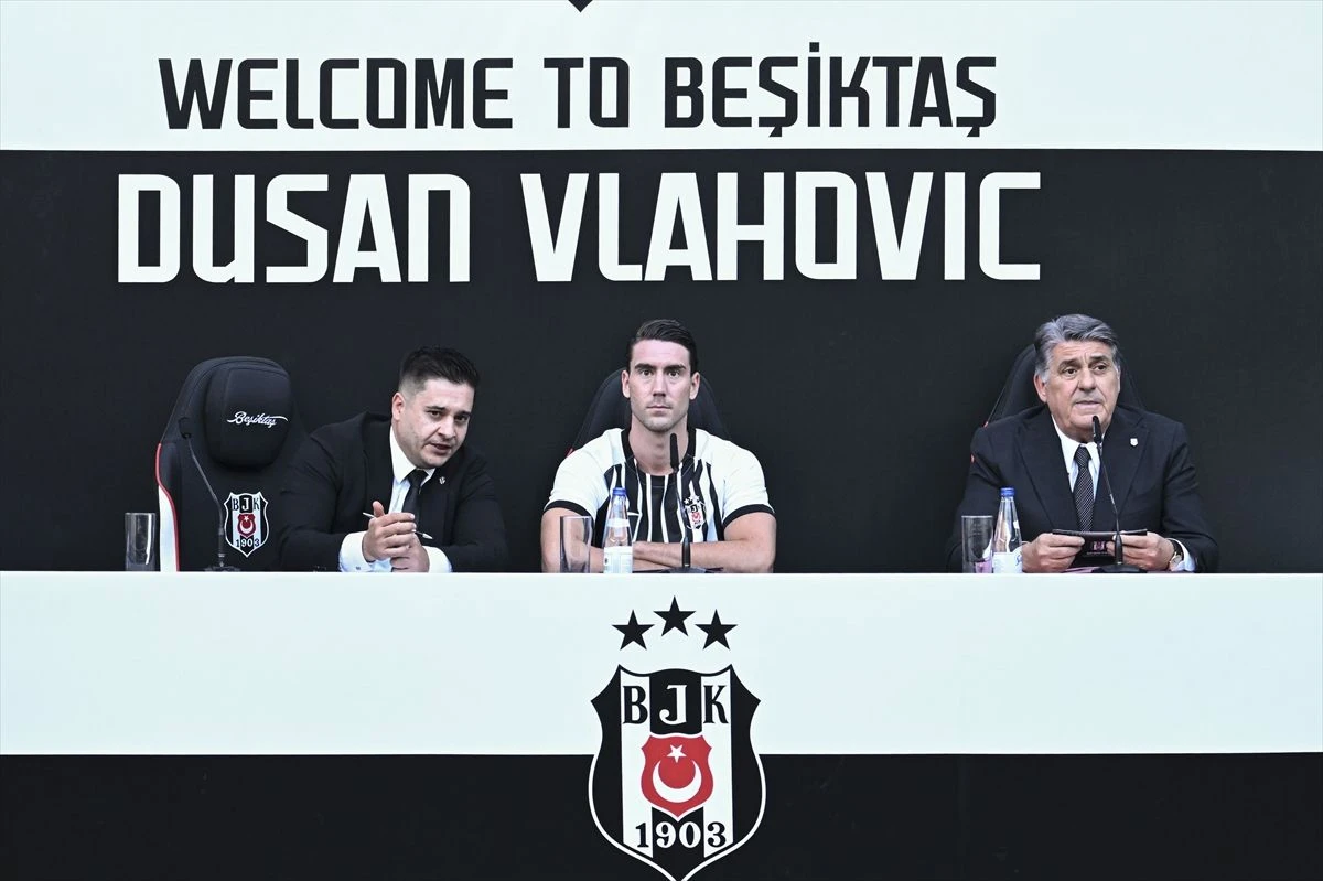 Vlahović je predstavljen u isanbulskom velikanu