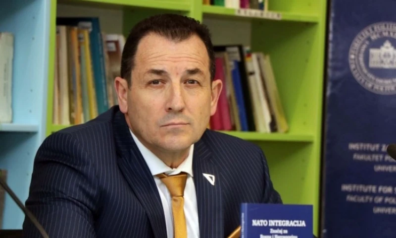 Selmo Cikotić