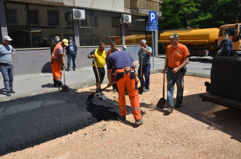 Ulica Envera Šehovića, parking
