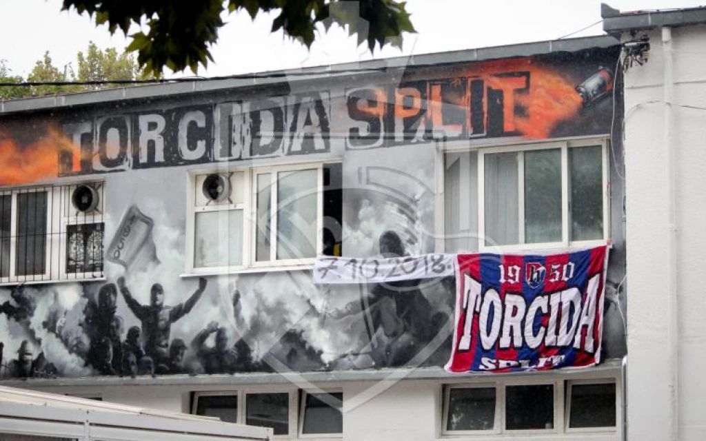 Torcidi vraćen transparent