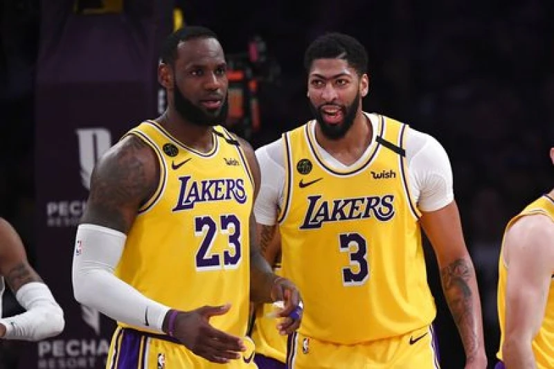 Lebron James i Anthony Davies